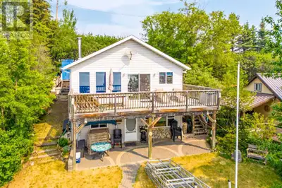 Spacious Cabin Retreat at Clear Lake. Discover the perfect blend of comfort and lake life charm with...