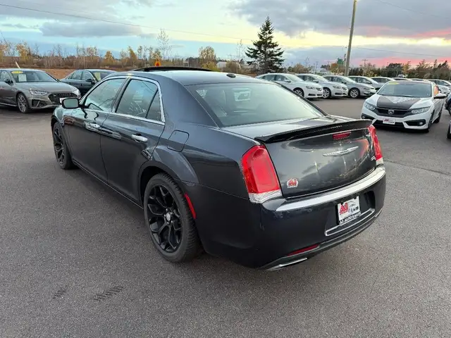 2017 Chrysler 300C64269655603075123