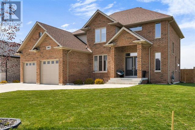 201 MORTON Essex, Ontario in Houses for Sale in Leamington - Image 2