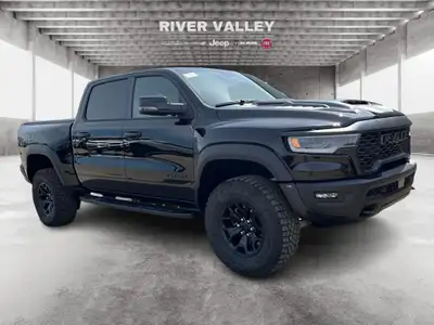 NAVIGATION, ADAPTIVE CRUISE CONTROL, HEATED FRONT SEATS, LEATHER UPHOLSTERY, REMOTE ENGINE START Loo...