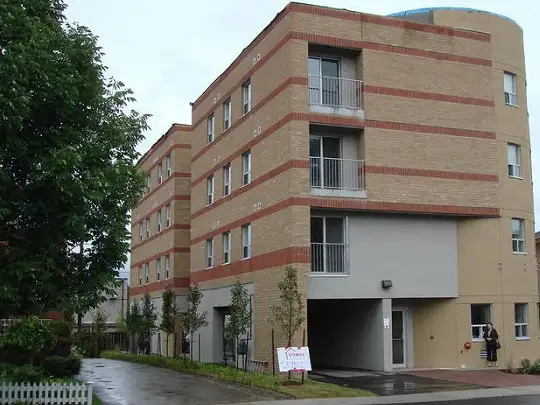 2026 STUDENT RENTALS NOW AVAILABLE! in Room Rentals & Roommates in Kitchener / Waterloo - Image 8