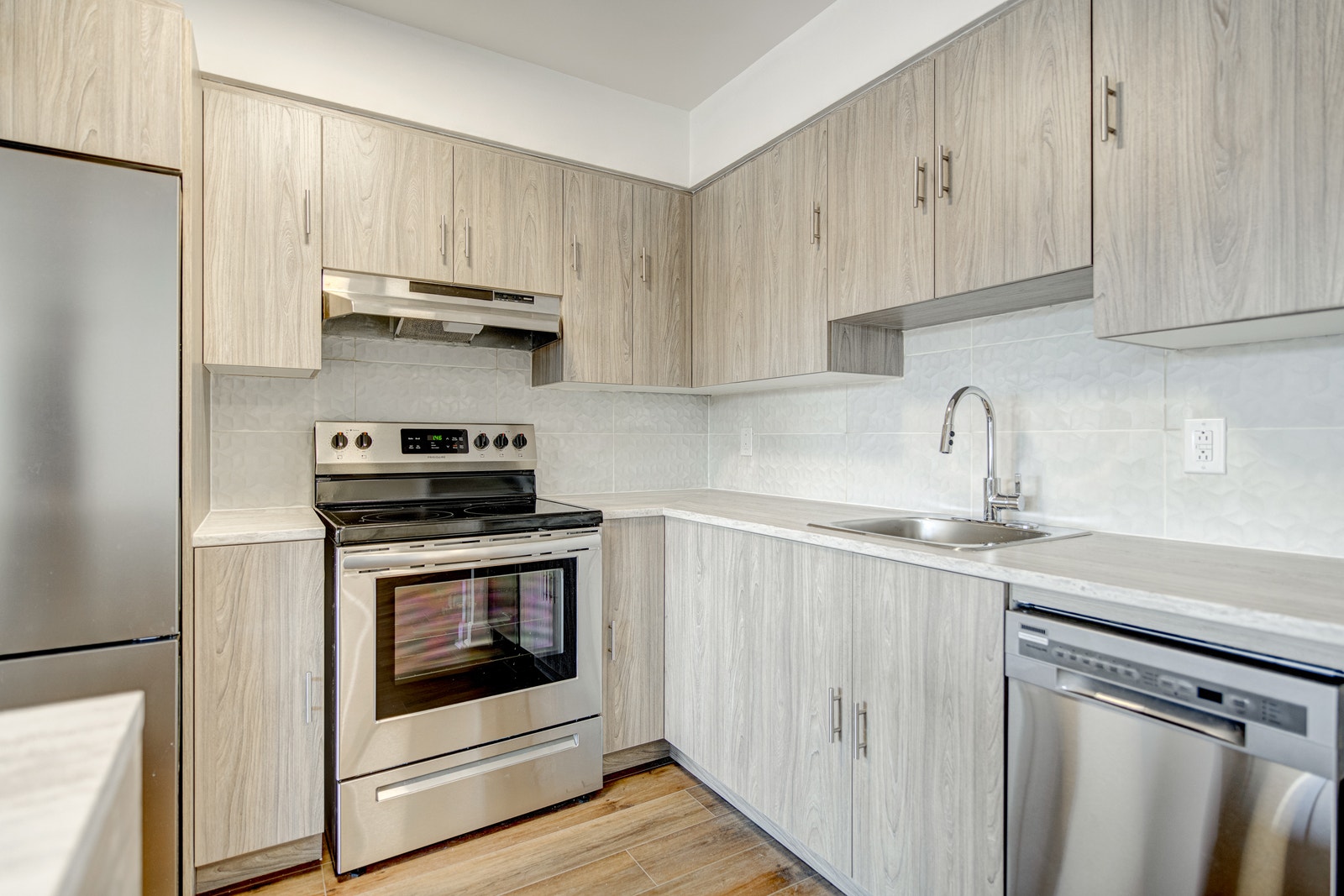 300 BOULEVARD CÔTE-VERTU — photo 1