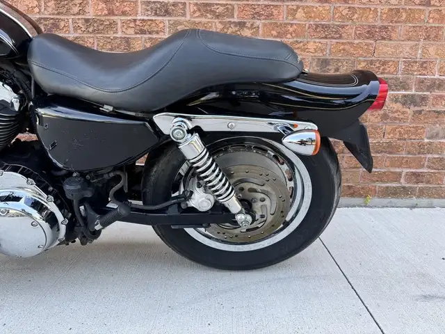 2006 Harley-Davidson XL1200C Custom **CANADIAN BIKE** **LOW KM** in Street, Cruisers & Choppers in Markham / York Region - Image 20