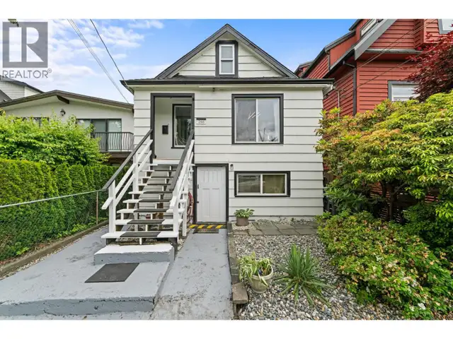 266 E 32ND AVENUE Vancouver, British Columbia in Houses for Sale in Vancouver - Image 2