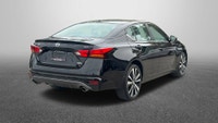 2021 Nissan Altima SR Experience the perfect blend of sporty design and all-weather driving confiden... (image 4)