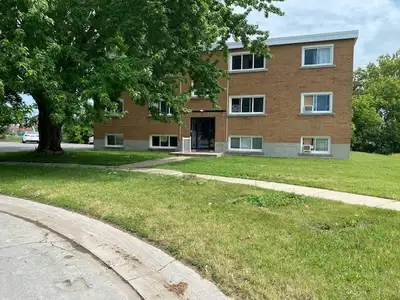23 Theresa Crescent - Unit 9 - 2 bed, 1 bath - 9 Apartment for R