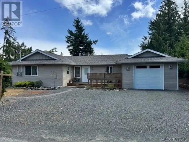 1702 Country Rd Qualicum Beach, British Columbia in Condos for Sale in Parksville / Qualicum Beach - Image 2