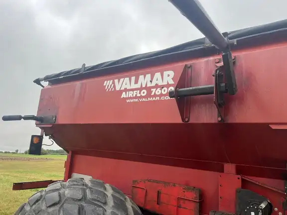 2012 Valmar 7600 in Farming Equipment in Lloydminster - Image 17