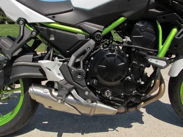2021 Kawasaki Z650 ABS in Sport Bikes in Leamington - Image 12