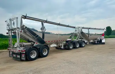 New DiamondBack Full Aluminum Super B-trains FRAC / Grain hoppers, aluminum subframes, "POLISHED" ro...