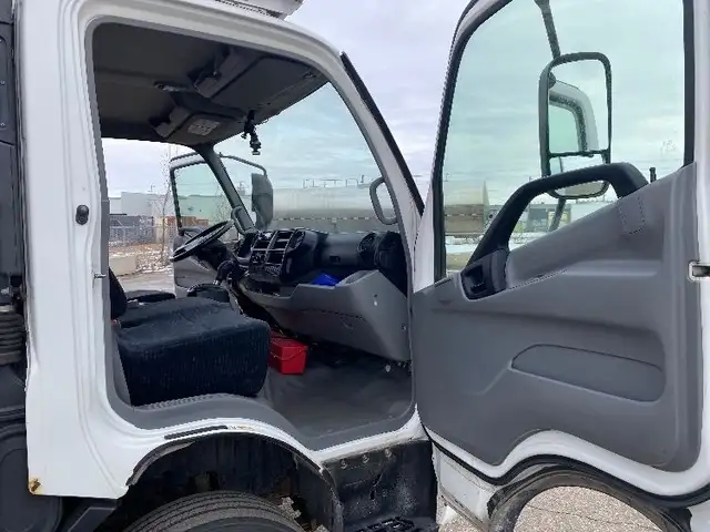 2018 Hino Truck 195 FROZEN in Heavy Trucks in Saskatoon - Image 21
