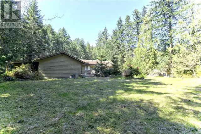 1048 Price Rd Errington, British Columbia in Houses for Sale in Parksville / Qualicum Beach - Image 3