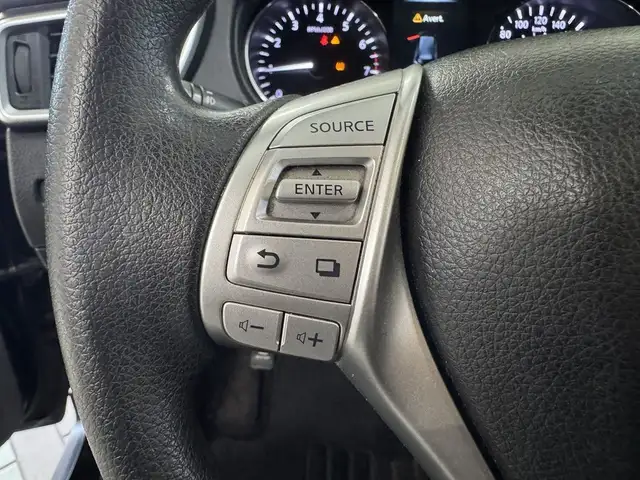 2016 Nissan Rogue FWD 4dr SV in Cars & Trucks in Longueuil / South Shore - Image 20