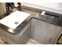 2022 Dutchmen Kodiak SE Ultra-Lite 28SBH highlights: Specs: Length: 32.83' | Weight: 5457.0 lbs | Sl... (image 6)