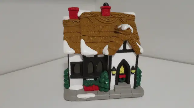 Christmas Ceramic House & Christmas Ceramic Pier 1 Dish in Holiday, Event & Seasonal in Edmonton - Image 4