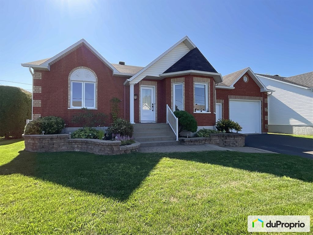$569,000 - Bungalow for sale in Drummondville (Drummondville) — photo 1
