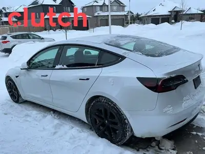 NO ACCIDENTS / CLEAN CARFAX / Blindspot Sensors, Rear Collision Warning, Forward Collision Mitigatio...