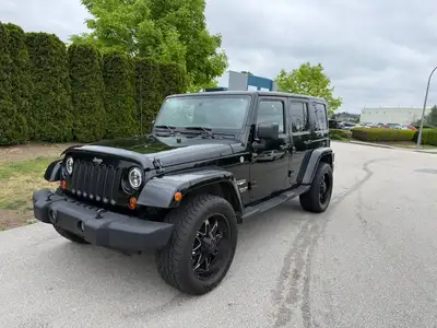 2013 Jeep Wrangler Sahara 4WD Automatic The 2013 Jeep Wrangler Sahara offers legendary 4WD capabilit...