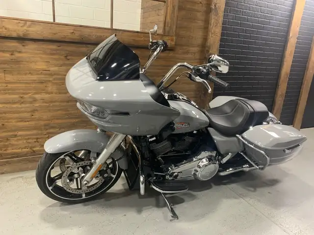 2025 Harley-Davidson Road Glide in Street, Cruisers & Choppers in Oshawa / Durham Region - Image 13