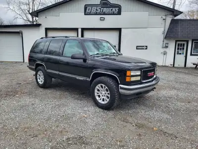 Check out this amazing looking 1999 GMC Yukon with a fresh paint job by @OBS.TRUCKSCANADA! 5.7L V8,...
