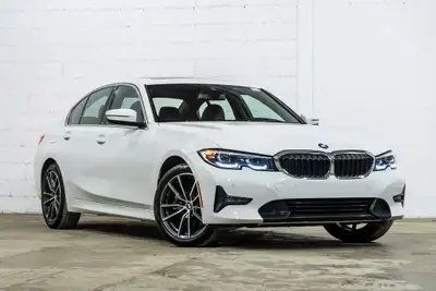 *English below* *Français:* Cette élégante BMW 330i xDrive 2022, provenant d'un seul propriétaire ay...