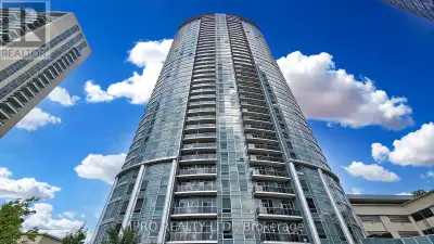 Excellent **OPPORTUNITY** For First Time Buyers. *STUNNING* Fully RENOVATED South/West Facing Unit -...