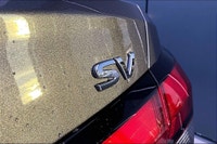 . . . . 1.6 L 4 Cyl Engine Vehicle Options: Sunroof, Apple Or Android Auto, Rear Back Up Camera, Tou... (image 7)