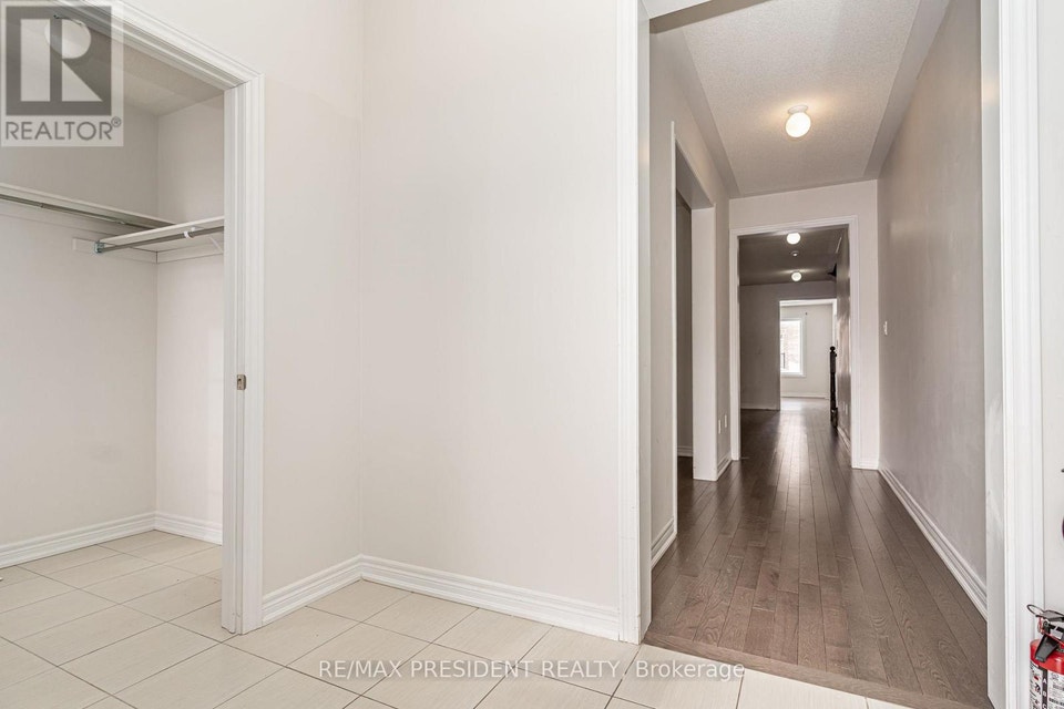 663 ANISHINAABE DRIVE Shelburne, Ontario 3