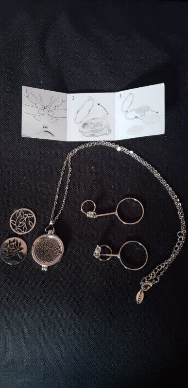 22 inch silver plated necklace and earrings, 3 Interchangeable in Other in Pembroke