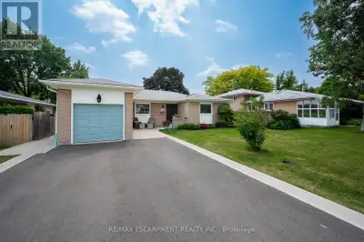 Welcome to 1484 Seaview Drive, a beautifully updated bungalow on a mature 60 x 127-foot lot in Missi...