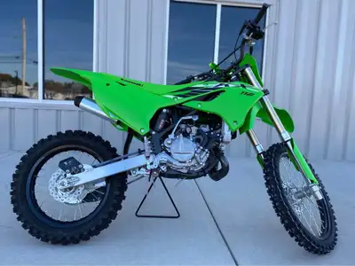 APPLY NOW: https://www.ridecollective.ca/get-pre-approved 2025 KAWASAKI KX 85 • High-performance mot...