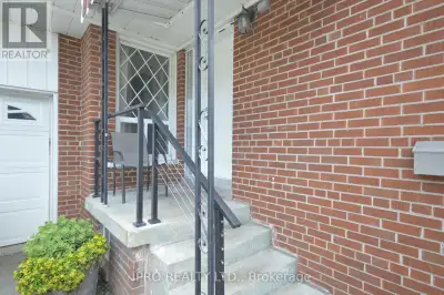 MAIN - 23 BAIRSTOW CRESCENT Toronto (West Humber-Clairville), On