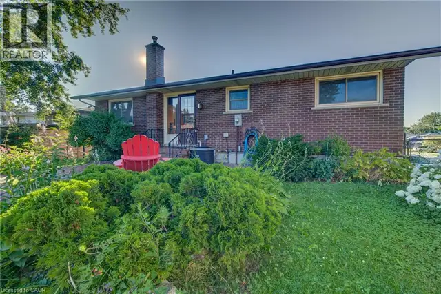 79 GAY Crescent Kitchener, Ontario in Houses for Sale in Kitchener / Waterloo - Image 25