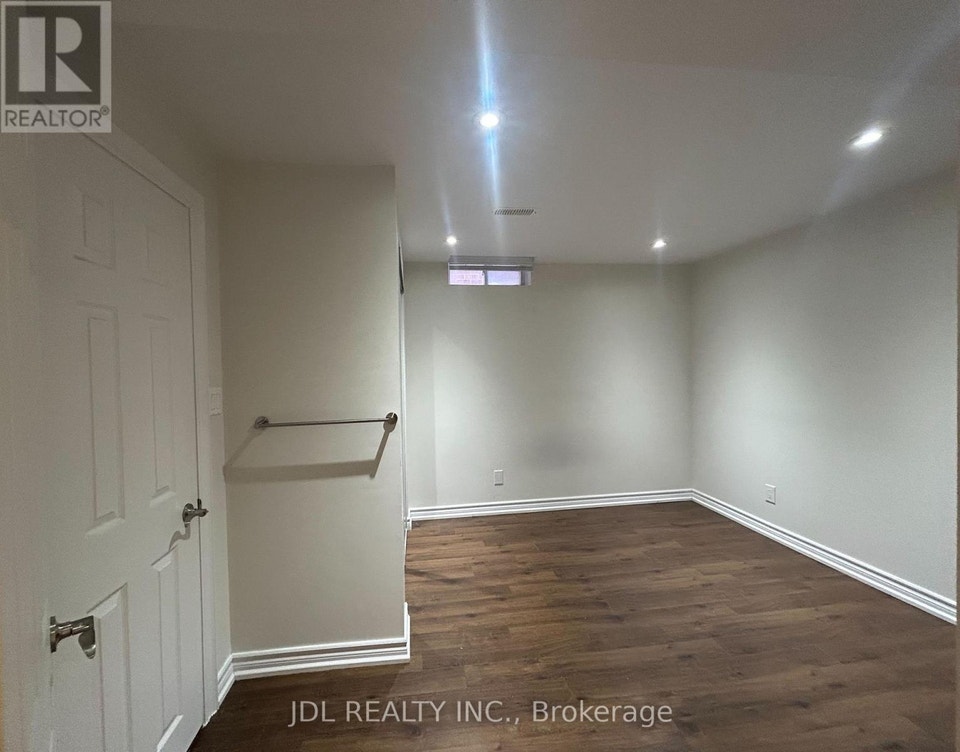 WHOLE TWO-BEDROOM BSMT - 36 BENDAMERE CRES CRESCENT Markham (But 4