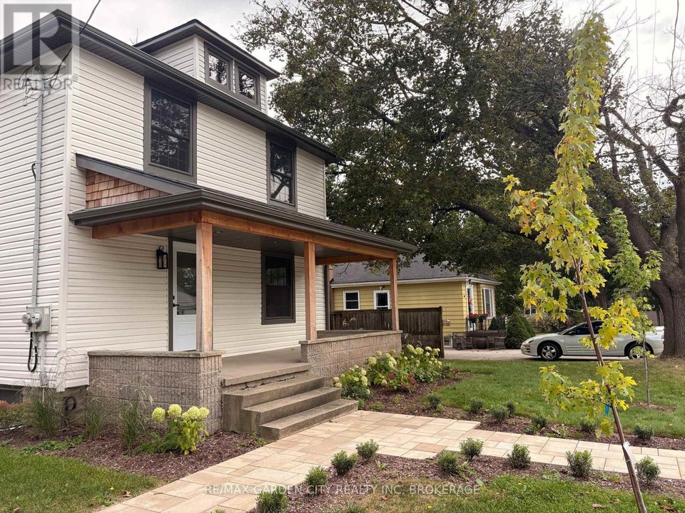 2 - 1105 HAIST STREET Pelham (Fonthill), Ontario 2