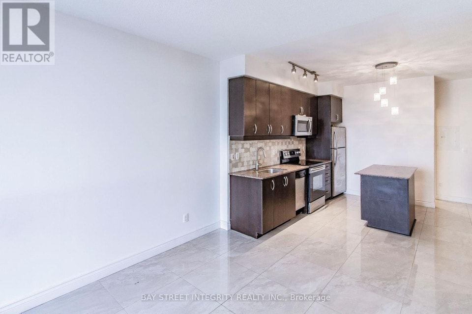 813 - 2885 BAYVIEW AVENUE Toronto (Bayview Village), Ontario 3