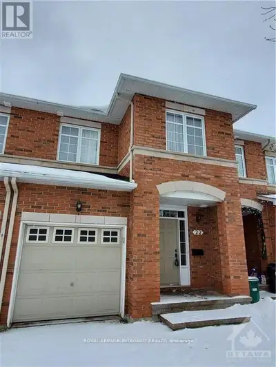 22 PLUMAS GATE Ottawa, Ontario