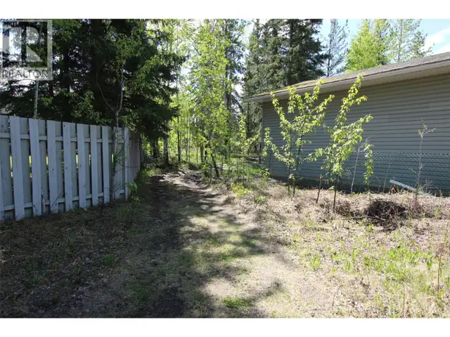 8 Myhon Place Tumbler Ridge, British Columbia in Land for Sale in Dawson Creek - Image 4