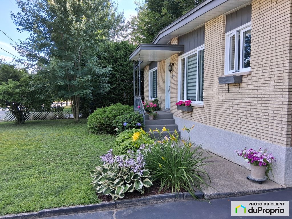 $465,000 - Bungalow for sale in Granby — photo 2