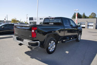 . Other Equipment Electric Mirrors, Fog Lights, Heated Mirrors, Rear Tow Hook, Retractable Mirrors,... (image 8)