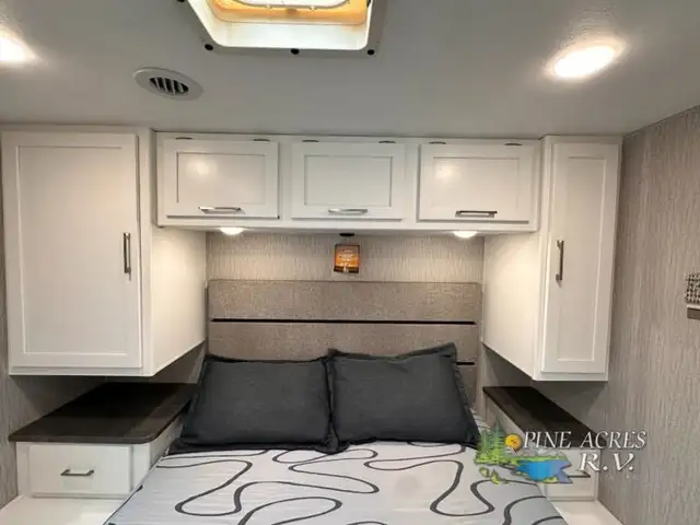 2022 Coachmen RV Pursuit 29XPS Front Bunk 11 Miles in RVs & Motorhomes in Moncton - Image 46