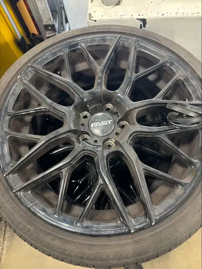 225 40 18 XL Bridgestone Driveguard run-flat tires on black Fast rims. Came off a 2017 Mini Cooper C...