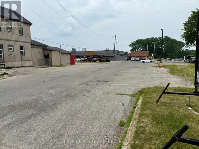 690 HALE STREET London East (East N), Ontario in Commercial & Office Space for Rent in London - Image 4