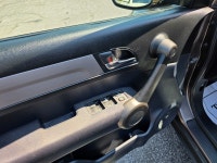 "• Power_Windows • Power_Mirrors • Power_Locks • Keyless_Entry • Air_Conditioning • Tilt_Steering •... (image 9)
