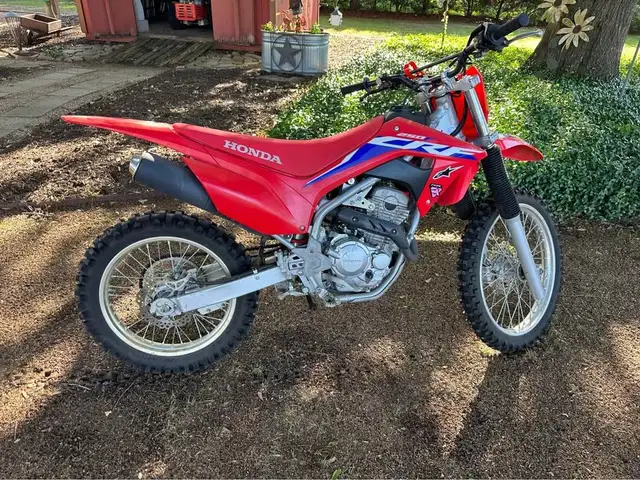 2024 HONDA CRF250F in Dirt Bikes & Motocross in Edmonton - Image 3