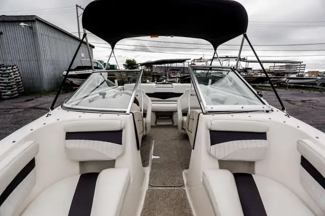 2009 Glastron GT185 in Powerboats & Motorboats in Rimouski / Bas-St-Laurent - Image 25