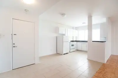3.5 a St-Lambert Rénové, aout