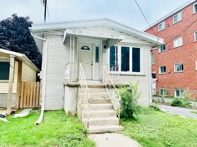 Suite Amenities Fridge Stove This charming 1-bedroom apartment offers comfort and convenience just s...