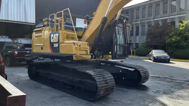 2018 Caterpillar 326F L Excavator in Heavy Trucks in Edmonton - Image 8