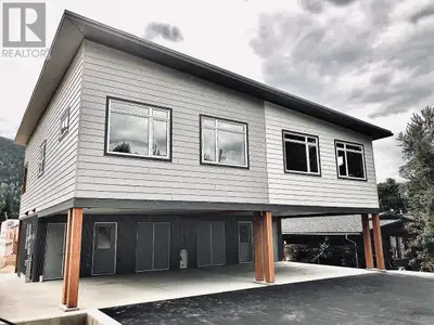 For more information, please click Brochure button. Modern Townhomes in Nelson, B.C. — Where Nature...